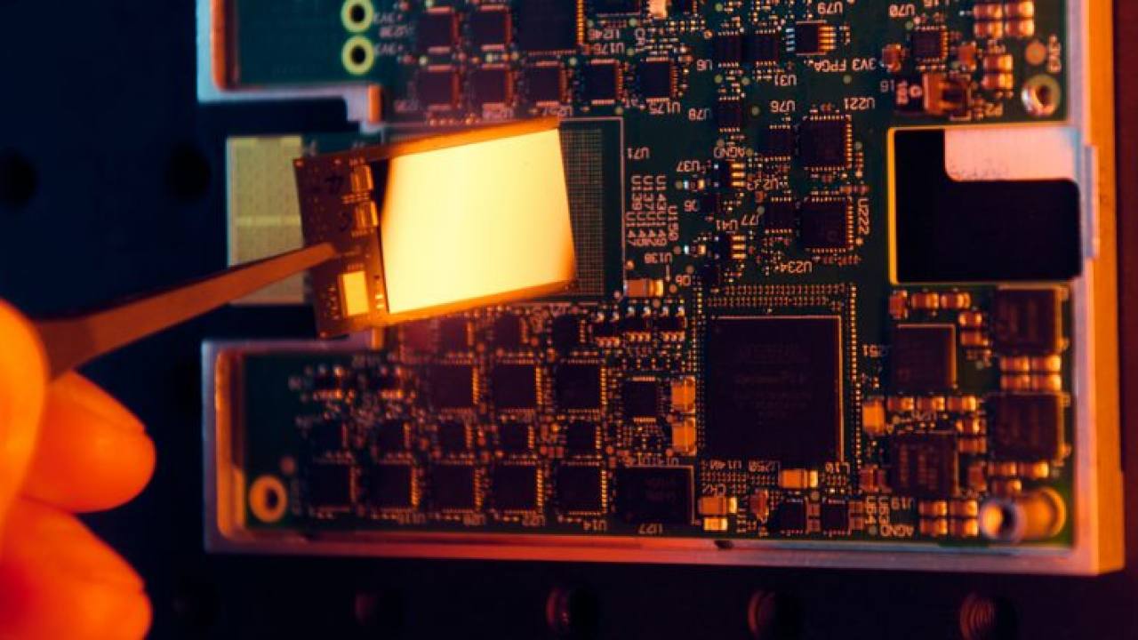 AMD İngiltere Yapay Zekasına 2 Milyar Sterlin Yatırım Yapıyor