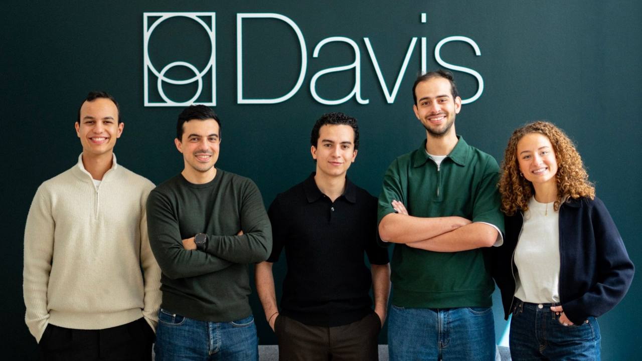 Fransız AI Girişimi Davis, 4.6 Milyon Euro Yatırım Aldı ve Gaudi-1'i Tanıttı