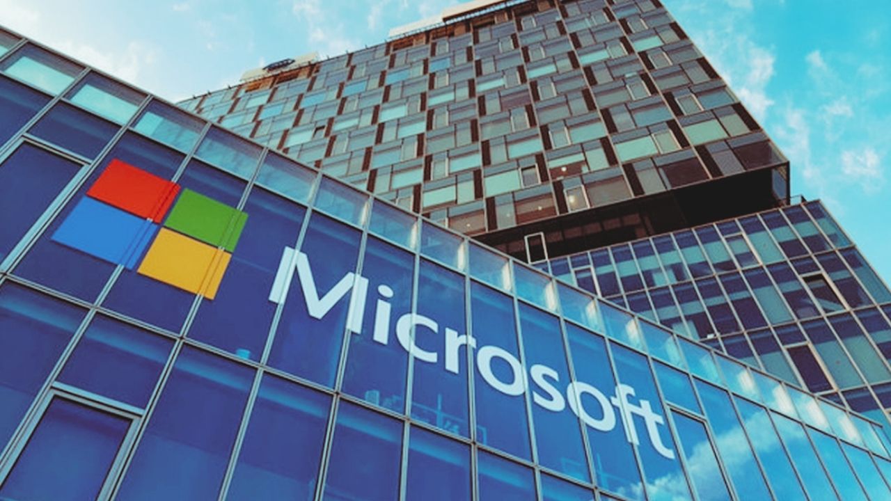 Microsoft'tan Yapay Zeka Entegrasyonu İçin 2,5 Milyar Dolarlık Hamle